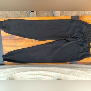 Lululemon black luxtreme jogger